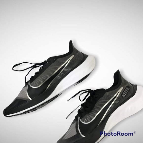 Nike Women's Black White Zoom Gravity Running Shoes (10) - Picture 1 of 8